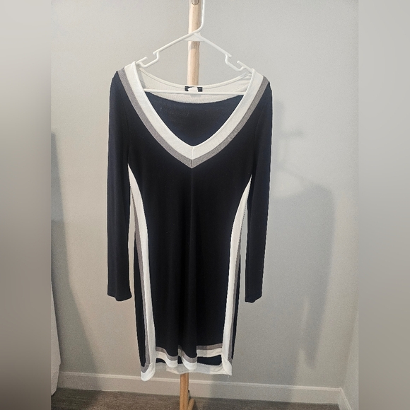 VENUS Black Long Sleeve Dress with White and Gray Accents - Picture 2 of 4